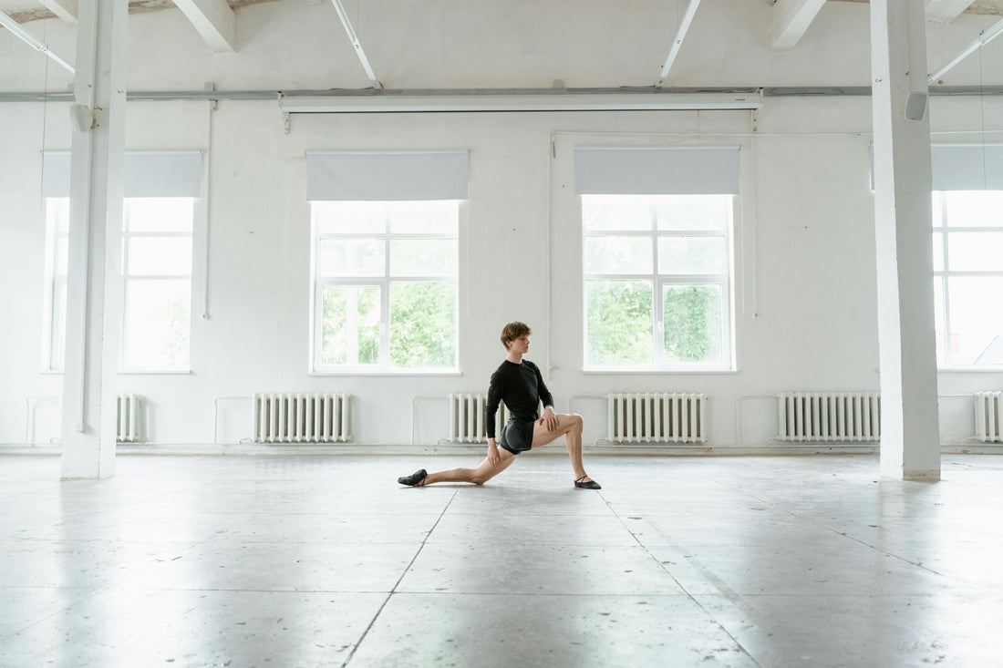 Training yoga in barefoot shoes