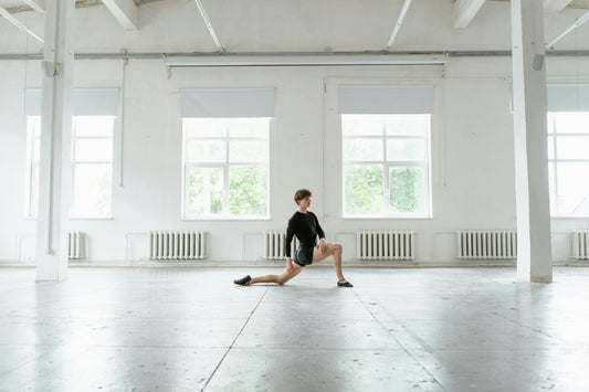 Training yoga in barefoot shoes