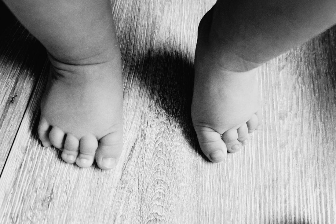babies have flat feet